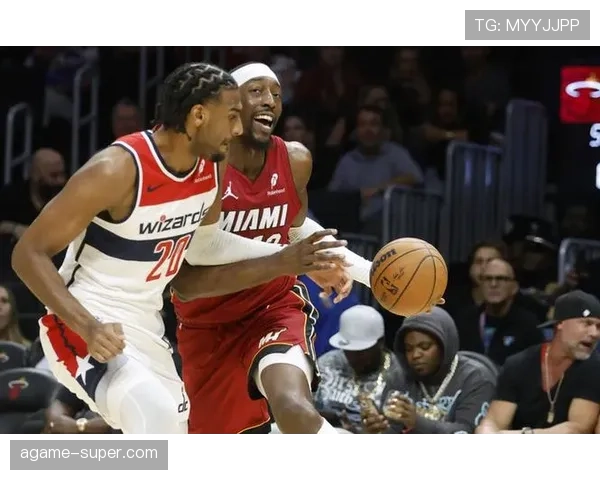 克里斯·韦伯中距离稳定输出拉开内线进攻差距