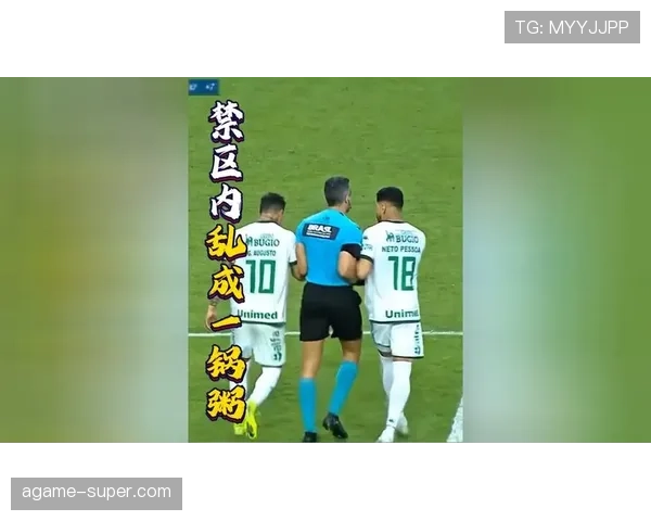 点球主罚前队友提前进区，为何不判违规？