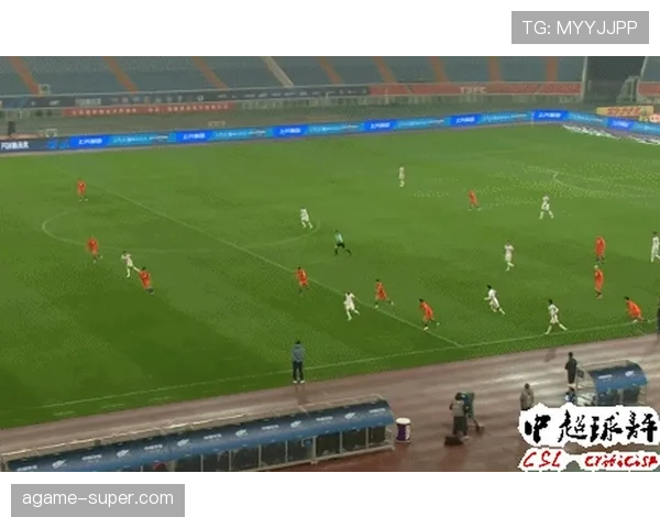 越位旗示意中的判罚标准及裁判信号解释