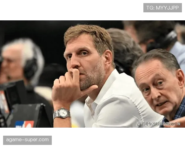 诺维茨基三分拉开空间，精准挡拆提升独行侠进攻效率