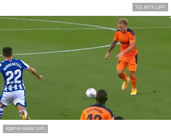 加亚技术特点解析：左路攻防稳健、传中精准与位置感出色