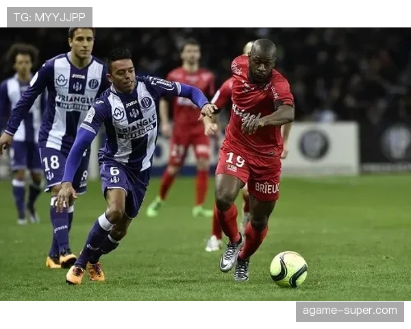 多特蒙德管理层的转会策略存在巨大争议，这已经严重影响到球队的稳定性。