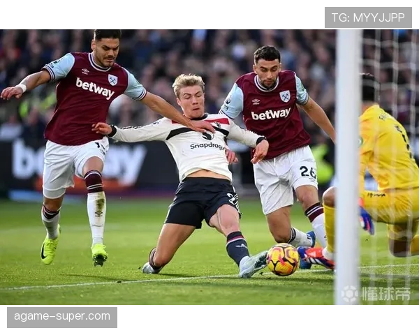 曼联赢球后问题显现，近期表现波动对赛季走势形成制约